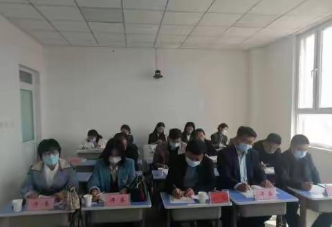 课程改革促进步   双讲双评展风采