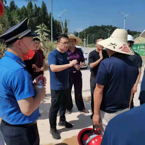 坚守岗位 节日不休 加快推进城市建设与管理水平