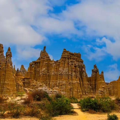 一个有着独特地质地貌和悠久的文化历史而又神奇美丽的地方