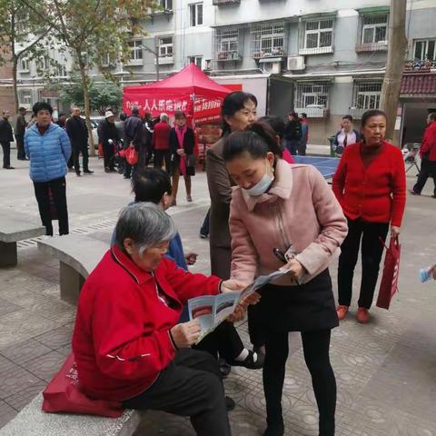 华山社区积极开展扫黑除恶宣传活动