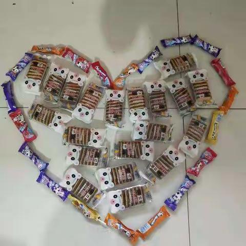 芳草地幼儿园学前一班“浓情中秋，与爱同行”