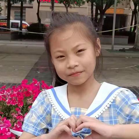 2002班30号隆萱钰的暑假生活