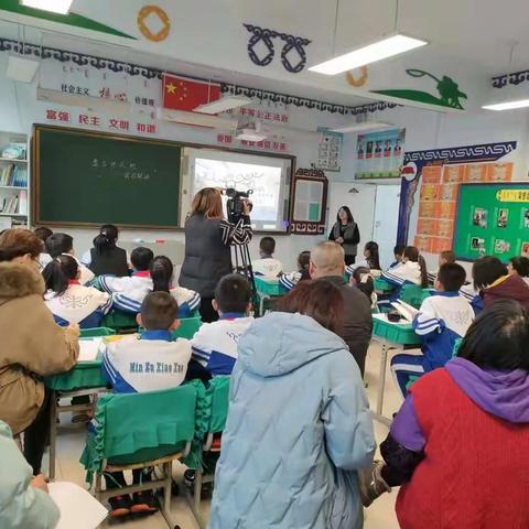 结对互助，以评促教——准民小开展“铸牢中华民族共同体意识”结对互助教研活动