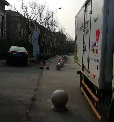 为了让济南市民足不出户吃上绿色蔬菜，现在晚八点多了明利蔬菜菜篮子直通车仍在配送中…辛苦了