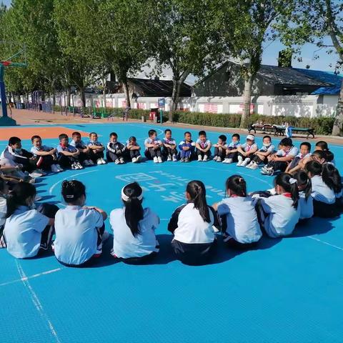 “亦师亦友共成长，全员育人启新程。”----克山县第一小学校全员育人导师制之教师篇