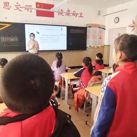 常见病预防知识进校园           ——建华区疾控走进中心小学校