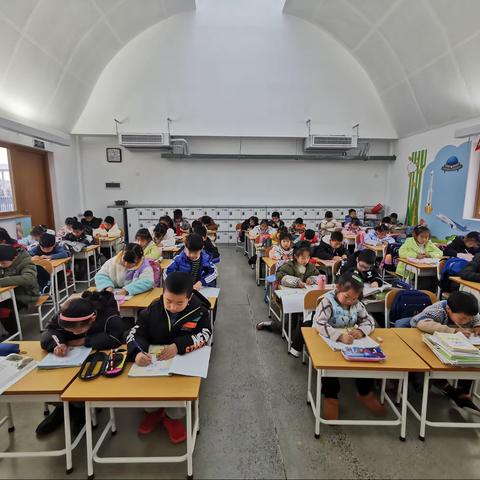 稚笔添香，快乐书写