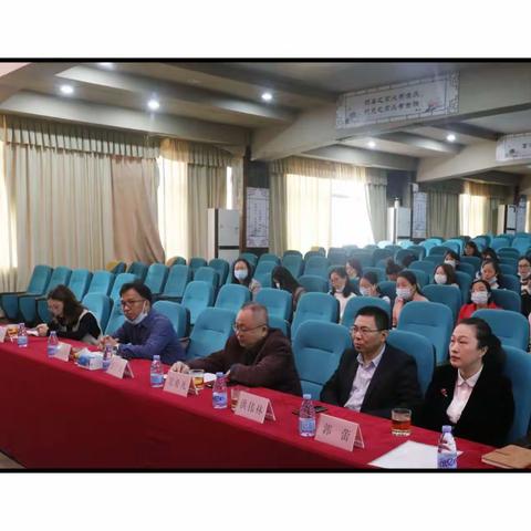 十年树木求根深，         百年树人谋立德          ，﻿