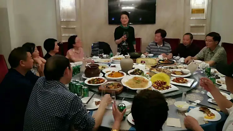 弥久同学情谊、相聚酒城泸州