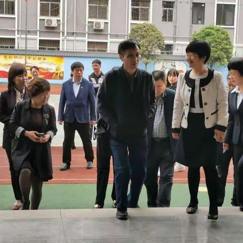 关注妇女儿童  构建和谐社会———西安市妇女儿童发展规划评估督导组莅临我校指导工作