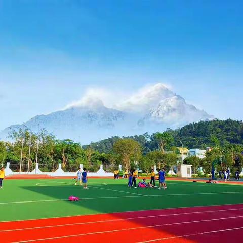 小手画出我心中的立新湖，二年级作品。