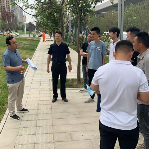 市局“17+25”包抓线路，督导组召开推进朱宏路，整治提升现场会