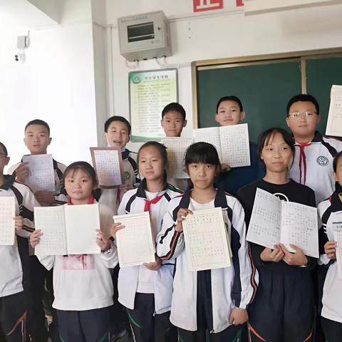 初一5班本周“练字之星”💐💐💐