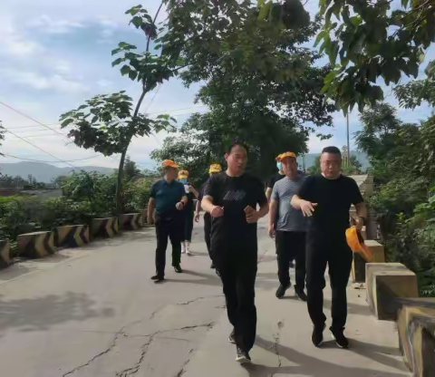 喜迎“十四运”，向阳街道通过“清、绿、拆、改”美化辖区环境