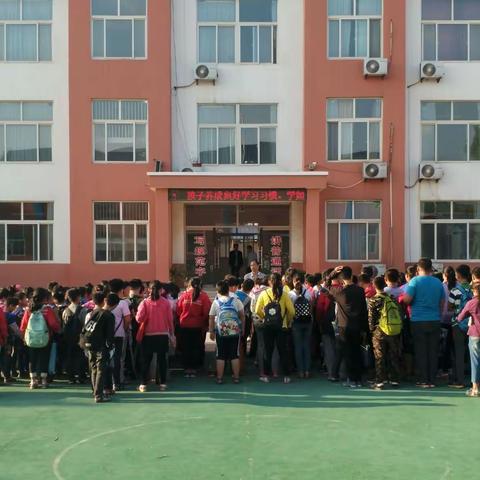 期中表彰，反思前行