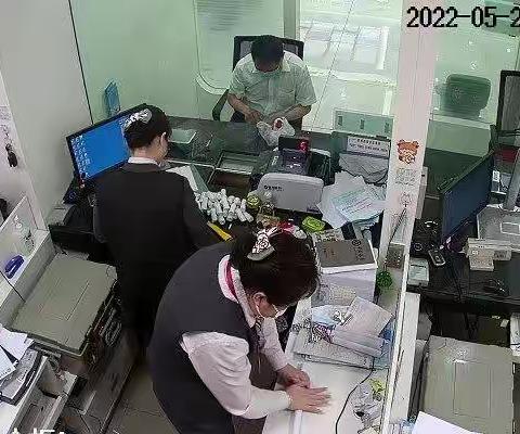银行服务无小事，现钞兑换暖人心