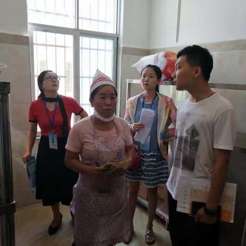 崖州区南滨中学首临“省级食品安全示范学校食堂”大考