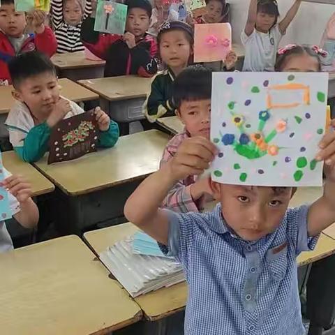 任集中心学校新村小学母亲节感恩活动