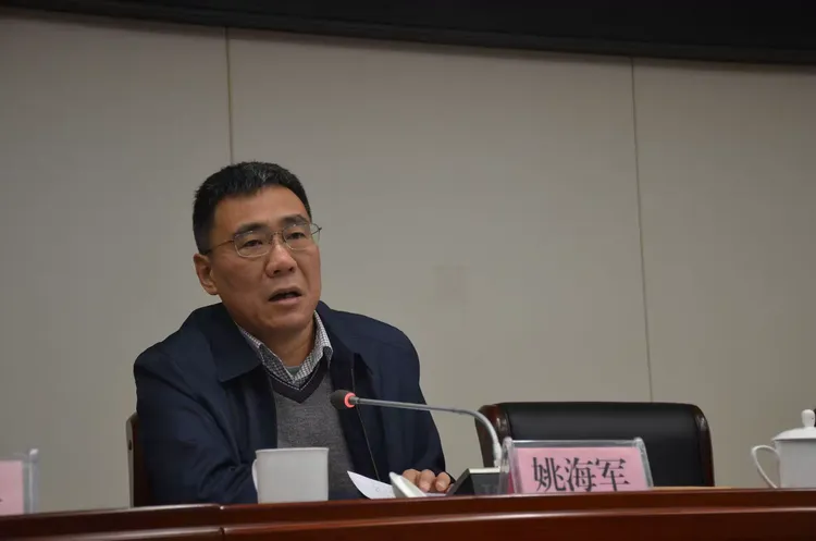 姚海军指出,这次会议既是对新区"打传"工作面临形势任务的一次深入
