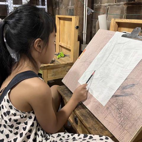 貝儿素描班（周六早上）