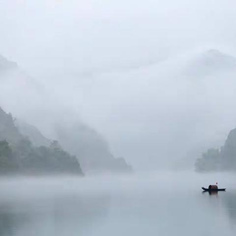 雾锁东江惹人醉