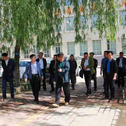 教育督导明方向，教育均衡谋发展