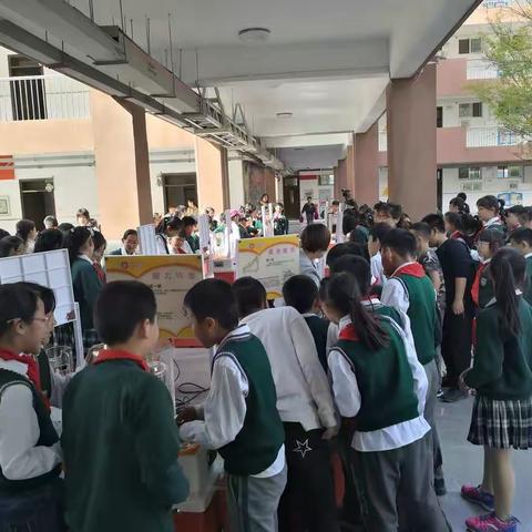 科普大篷车走进西航三校