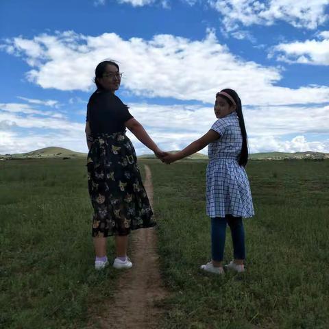 牵妈妈的手 成长路上一起走 龙华小学 五一中队