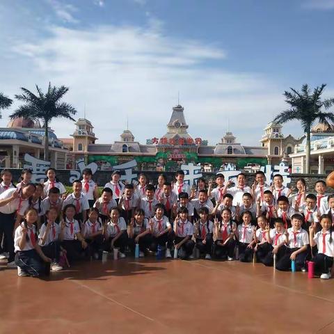 云州区倍加造小学参加全市中小学诗歌朗诵大赛暨方特游园研学活动