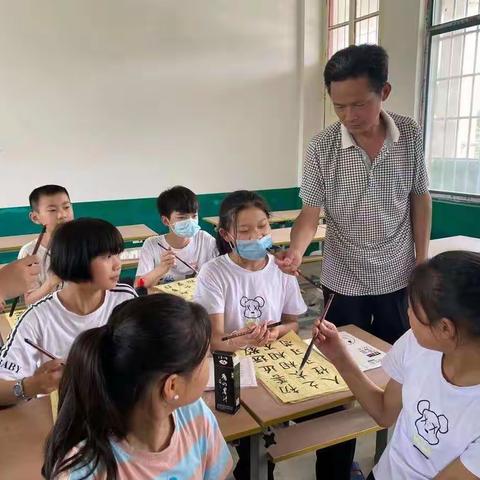 大苏山李湾小学“点墨”书法社团活动纪实