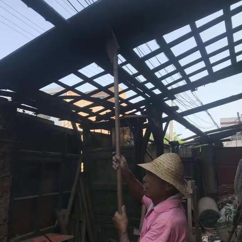 8月10日洪庆街道人居环境整治纪实