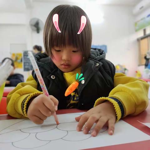 一起画汤圆○途颜色帮我们的汤圆○《途上漂亮的衣服》