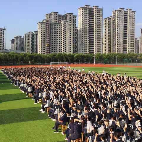 59级“挺进高三 追求卓越”励志演讲报告会掠影