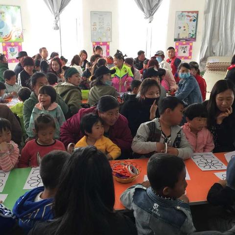 科左中旗希伯花镇巴彦召幼儿园开展家长半天开放日活动