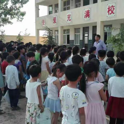 延津县司寨乡小仲村小学防震减灾安全演练活动