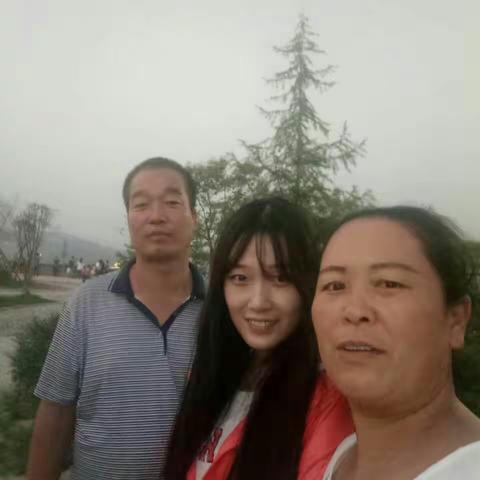 我的女儿张佩爸爸对不起你想念你、如果有来生我们还做父女。