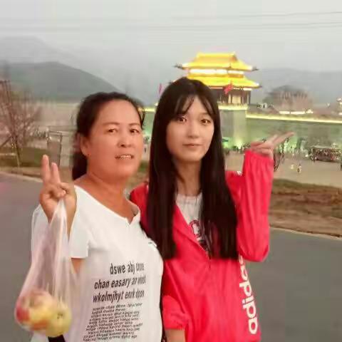 怀念爱女张佩