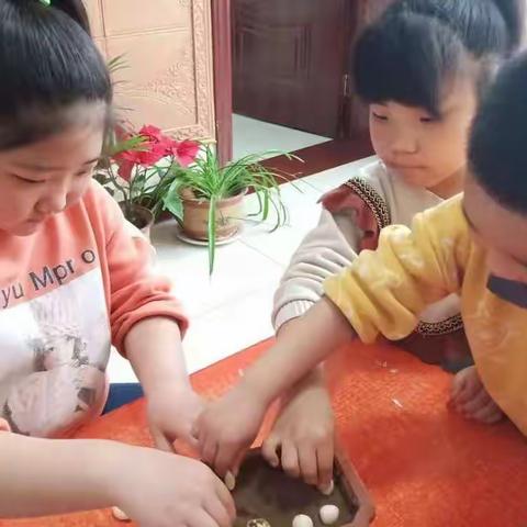 大手拉小手    爱心护绿行——纸房头小学二甲班居家护绿活动