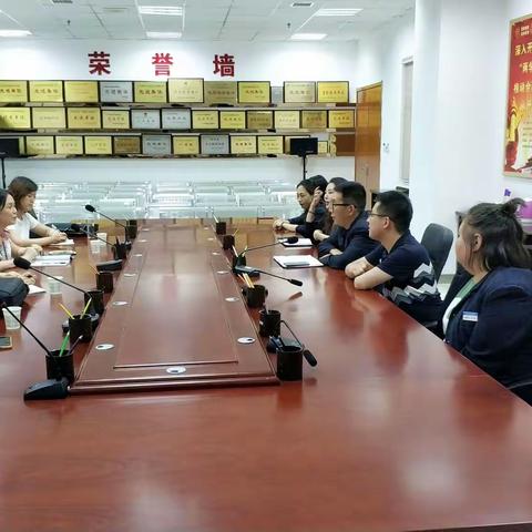 区人社局财务与基金监督科对社保中心开展基金审计工作