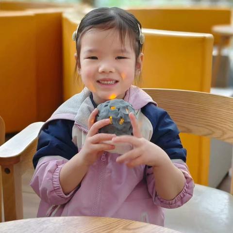 某某参观重庆洞舰1号