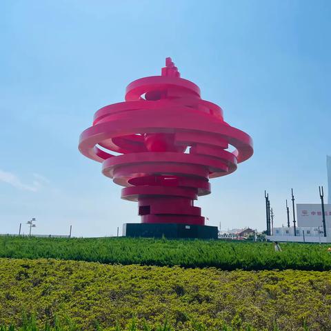 游览青岛五四广场、栈桥