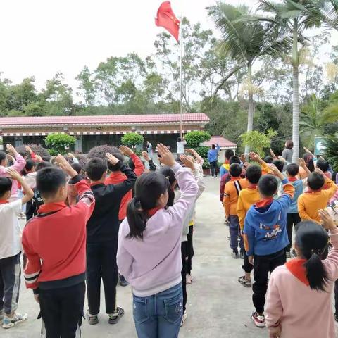 竹山小学少先队第二批入队仪式