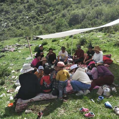 ལྷན་འཛོམས་།