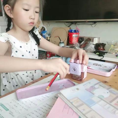 🌻“悦”劳动~“越”快乐 🌻         黄梅县八小→_→二(六)班🌸王余薇