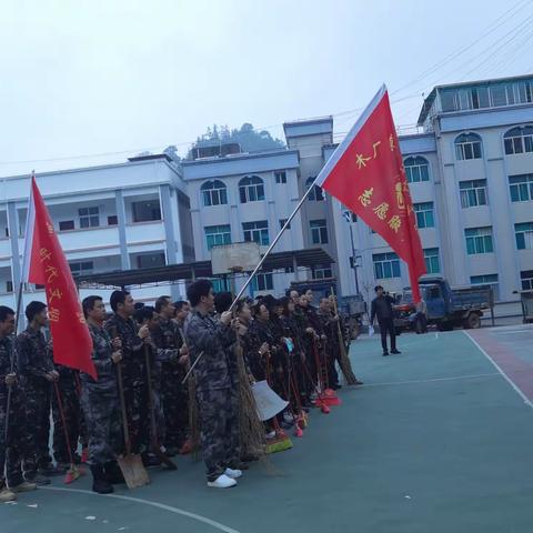 木厂镇新时代文明实践志愿服务队带头践行文明新风尚