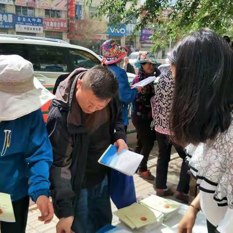 多巴镇司法所开展环保与法制宣传。