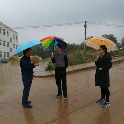 县委常委、政法委书记杨占杰到大营镇督导调研扶贫工作