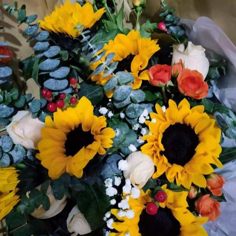 我是育新小学一年级一班的张梓晗