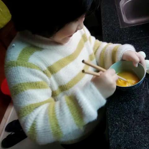 第一次下厨，给爸爸炒个蛋！