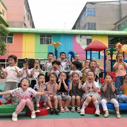 党政机关幼儿园小四班户外活动“我运动，我快乐”